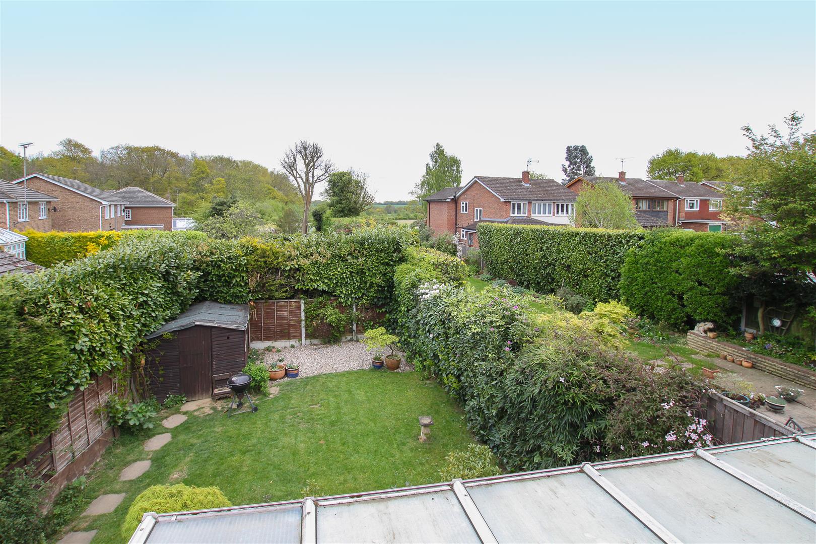 Beehive Chase, Hook End Keith Ashton